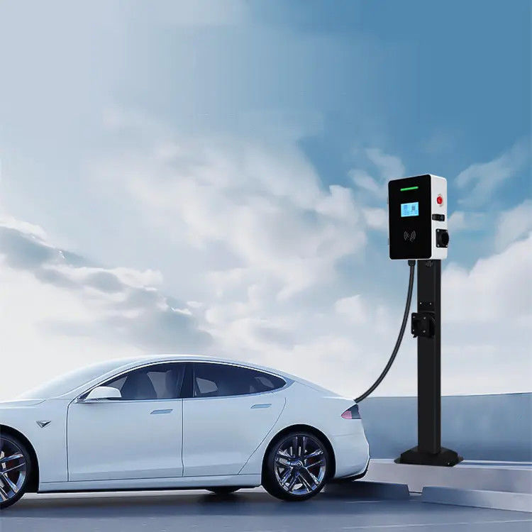 Einzelner Gewehr Type2 7 Kilowatt an der Wand befestigte EV Ladestations-LCD-Bildschirm-Anzeigen-